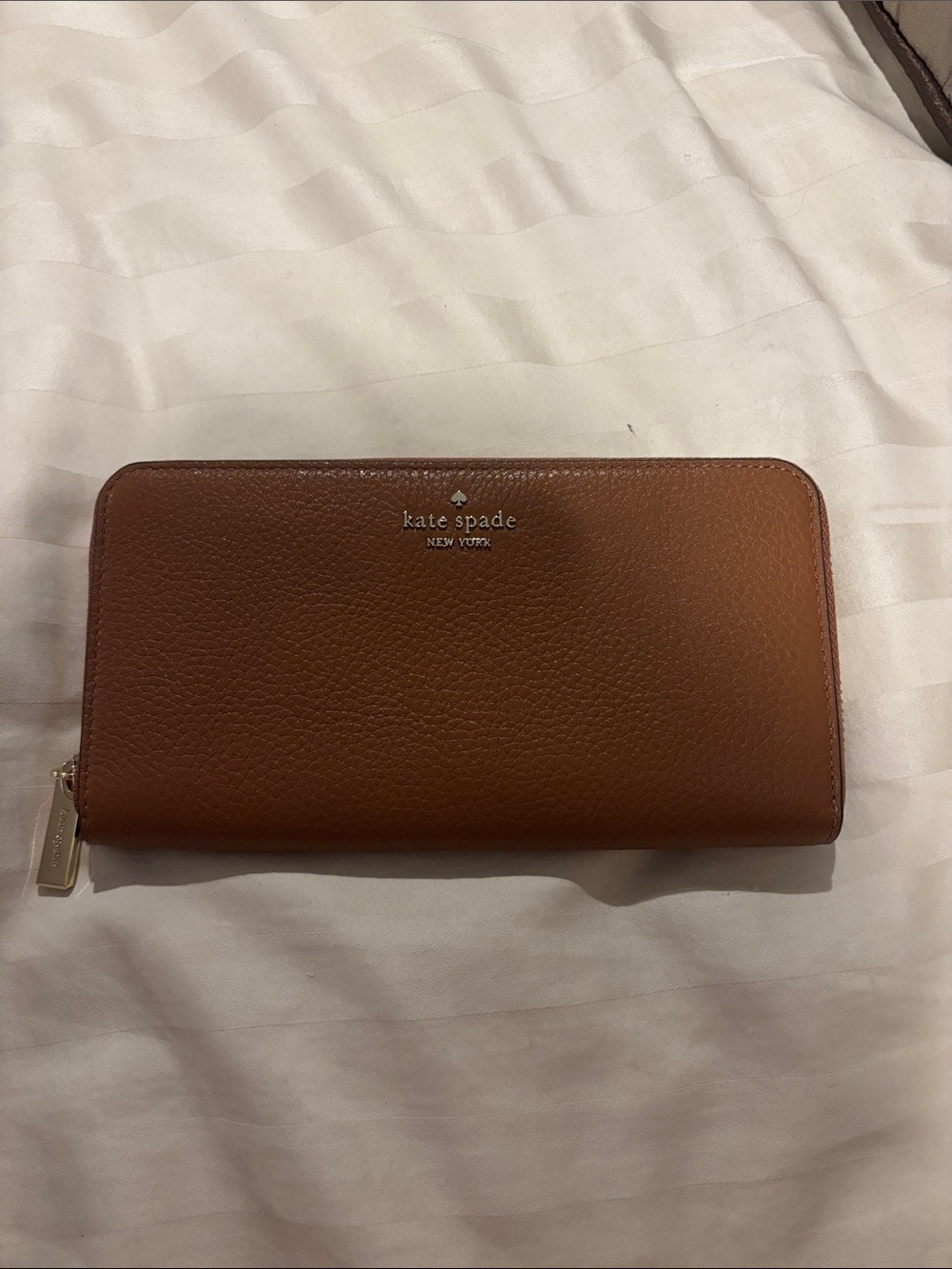 Brand new-kate spade tan pebbled leather zip wallet